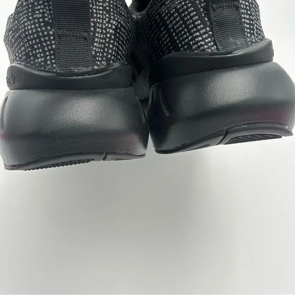 NWOB Adidas Swift Run 22 J Black/ Grey Unisex US Size 6.5